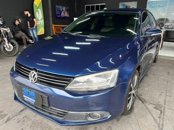 VOLKSWAGEN JETTA 2.0 COMFORTLINE FLEX 4P TIPTRONIC